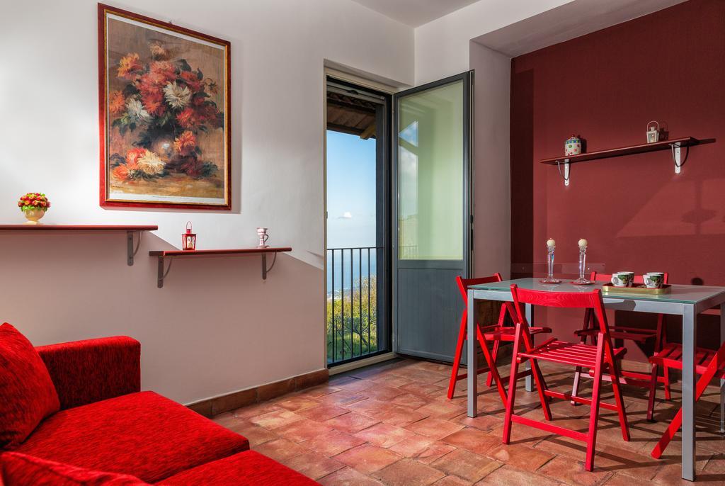 Nake Residenza Artistica Villa Sant'Alfio Room photo
